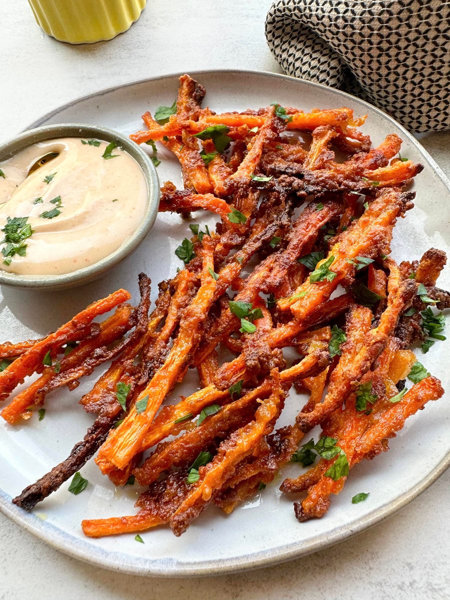 Crispy Carrot Fries + Sriracha Mayo