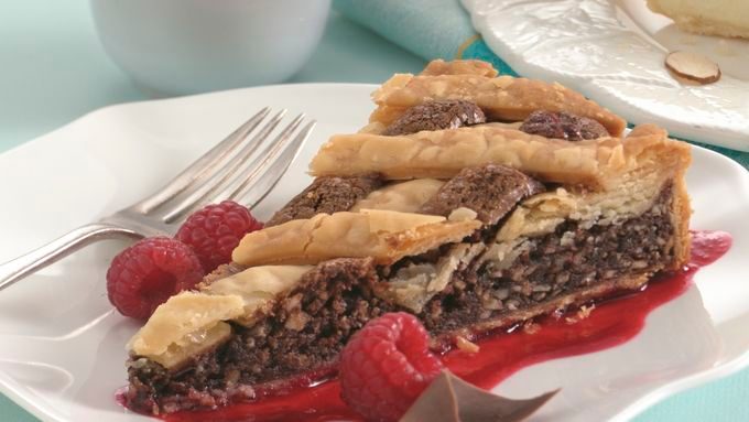 Fudge Crostata with Raspberry Sauce